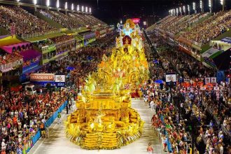 Desfile de escola de samba no Rio: projetos de leis criam restrições para financiamento público do Carnaval (Foto: Fernando Grilli/Riotur)