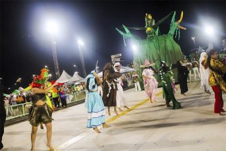Gaviões do Parque mostrou apocalipse amazônico no Sambódromo (Foto: Gabi Vitim/SEC-AM)
