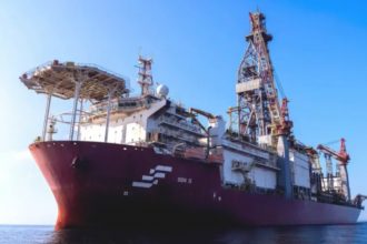 Navio-sonda NS-42, da Petrobras, foi usado em simulações no Amapá