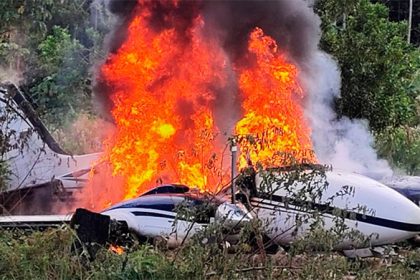 aviões destruídos