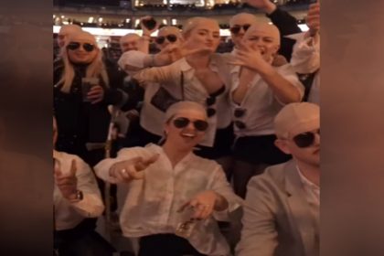Fãs de Pitbull usam touca careca nos shows do cantor, que deseja bater recorde (Imagem: Instagram/Reprodução)