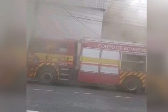 Bombeiros chegaram rápido e controlaram o fogo evitando danos maiores (Imagem: WhatsApp/Reprodução)