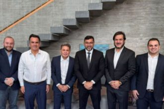 Deputado Fausto Jr., senador Ciro Nogueira, o vice-governador Tadeu de Souza, o governador Wilsson Lima, Antônio Rueda e o deputado Roberto Cidade (Imagem: Reprodução/Instagram) (Imagem: Reprodução/Instagram)