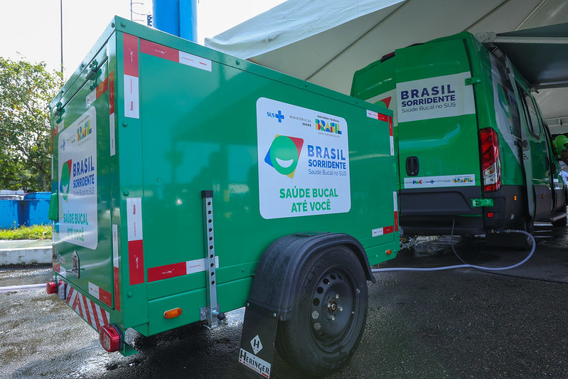 Primeira unidade odontológica móvel em Manaus
(Foto: Antonio Pereira/Semcom)