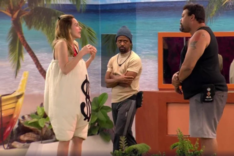 Ana Paula Renault e Babu discutem e trocam insultos (Imagem: Globoplay/Reprodução)