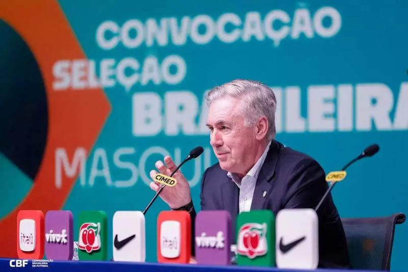 Técnico Carlo Ancelotti durante convocação nesta segunda-feira (Foto: Divulgação/CBF)