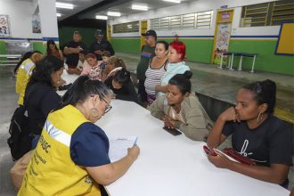 Atendimento a pessoas desabrigadas pela chuva: cadastro para Auxílio-Aluguel (Foto: Clóvis Miranda/Semcom)