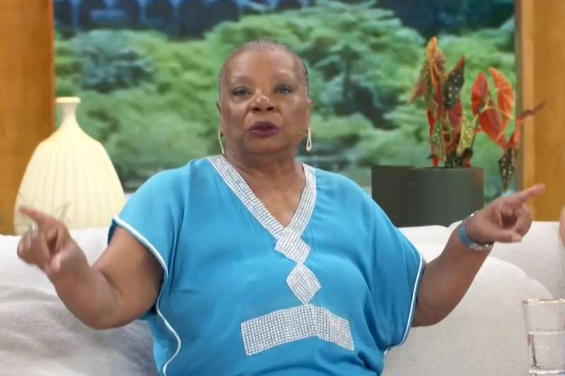Neusa Borges está com 84 anos e firmou contrato vitalício com a Globo (Imagem: Globoplay/Reprodução)