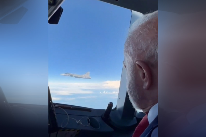 Presidente Lula acompanha voo de caça Gripen fabricado no Brasil: primeiro supersônico brasileiro (IMagem: X/Reprodução)