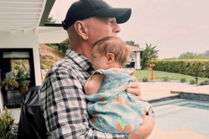 Bruce Willis com a neta Louetta: aparição rara do ator que sofre de demência (Foto: Instagram/@rumerwillis)