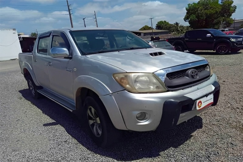 Picape Toyota Hilux está entre os veículos oferecidos no Leilão (Foto: TRT-!!/Divulgação)