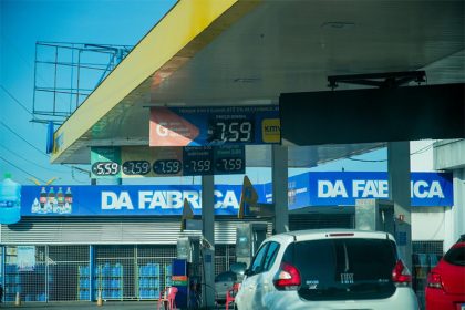 Preço do litro da gasolina em Manaus é de R$ 7,59 deste sábado (Foto: DPE-AM/Divulgação)