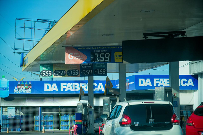 Preço do litro da gasolina em Manaus é de R$ 7,59 deste sábado (Foto: DPE-AM/Divulgação)