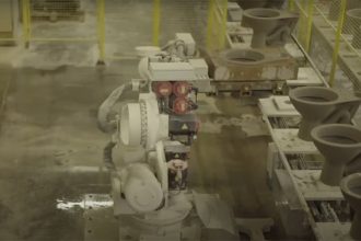 Fábrica da Deca: controladora encerra linhas de produção e vende ativos para equilibrar contas (Imagem: Deca/Facebook/Reprodução)