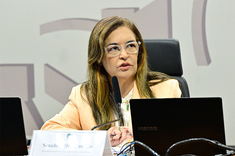 Senadora Dra. Eudócia, autora do projeto, disse que finalidade é assegurar acesso digno a tratamento pelos pacientes (Foto: Geraldo Magela/Agência Senado)