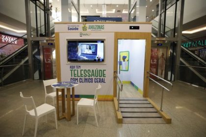 Cabine para teleatendimento em saúde: serviço gratuito em shoppings de Manaus (Foto: Antonio Lima/Secom)