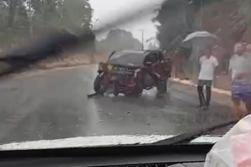No veículo também estavam outros três vereadores do município, que não se feriram (Foto: WhatsApp/Reprodução)
