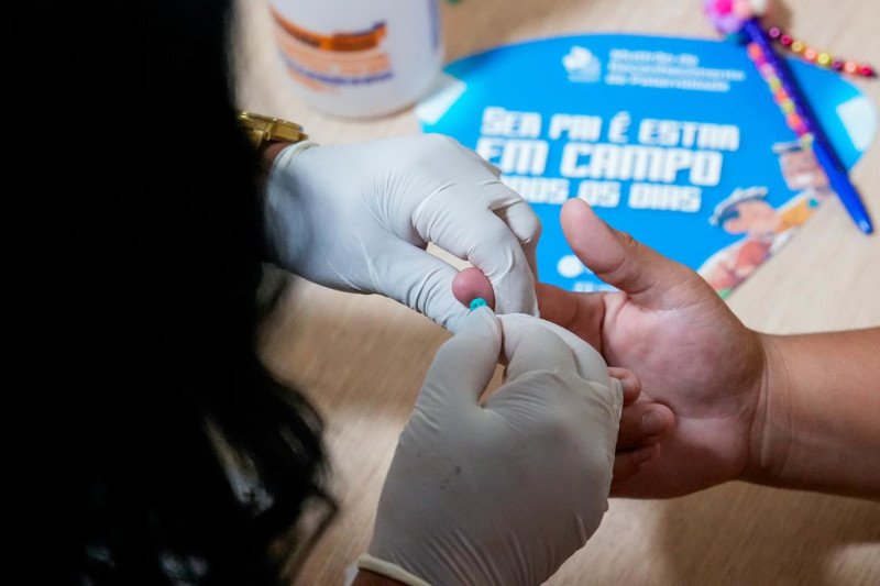 Coleta de sangue para exame de DNA: serviço gratuito é oferecido pela DPE (Foto: Luiz Felipe/DPE-AM)