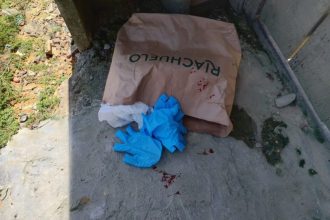 O corpo do bebê foi encontrado no Bairro Alfredo Nascimento, na zona norte da cidade (Foto: WhatsApp/Reprodução)