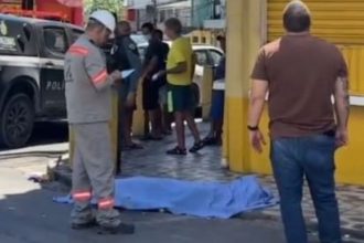 Corpo do pintor no chão: morte por descarga elétrica (Imagem: Reprodução/Facebook)