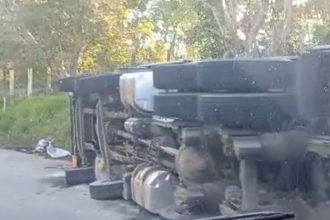 O motorista, de 53 anos, não resistiu e morreu no local (Foto: WhatsApp/Reprodução)