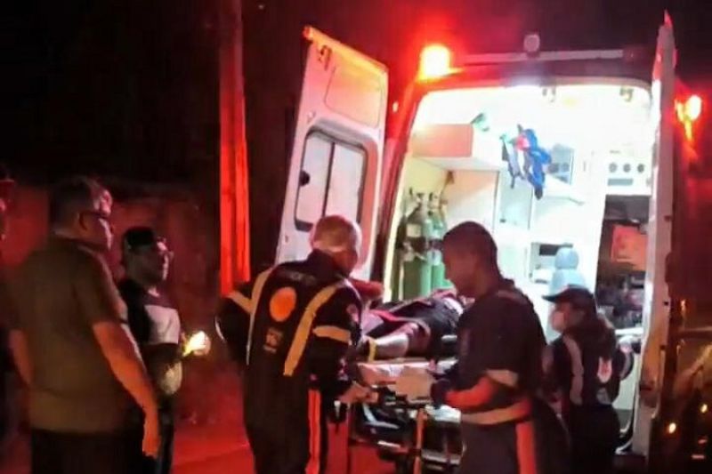 De acordo com a Polícia Militar, o motociclista sofreu fraturas (Foto: WhatsApp/Reprodução)