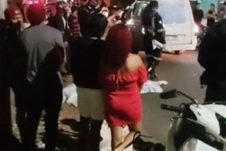 O fato aconteceu na rua Álvaro Maia, no bairro Prainha, e envolveu duas motocicletas (Foto: WhatsApp/Reprodução)