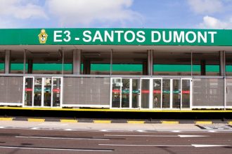 A vítima estava na estação de ônibus Santos Dumont, na avenida Torquato Tapajós (Foto: Divulgação)
