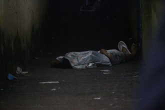 Ivanilson Laranjeira da Silva, de 19 anos, saiu de casa e foi morto no Beco São José (Foto: AM ATUAL)