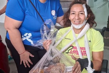 A paratleta Marleide Sales da Silva, 52 anos, recebeu atendimento médico e passa bem (Foto: WhatsApp/Reprodução)