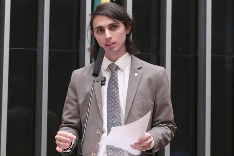 Amom Mandel defende que embalagens de alimentos industrializados tenham informações sobre agrotóxicos (Foto: Bruno Spada/Agência Câmara)