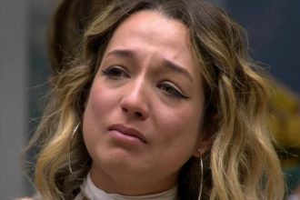 Samira chorou ao saber da eliminação no Paredão desta terça-feira (Imagem: Globoplay/Reprodução)