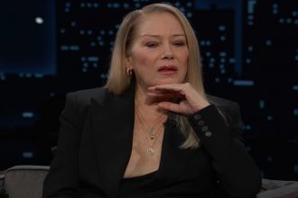 Christina Applegate tem carreira de sucesso no cinema e na TV (Imagem: YouTube/Reprodução)