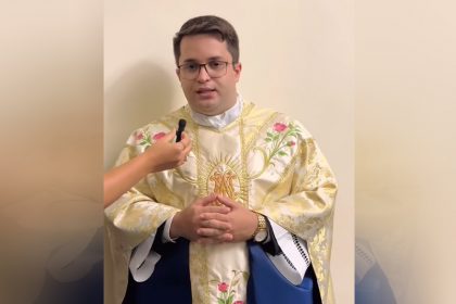 Padre Danilo César fez acordo para se retratar publicamente sobre ofensas a Preta Gil (Imagem: Facebook/Reprodução)