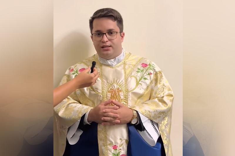 Padre Danilo César fez acordo para se retratar publicamente sobre ofensas a Preta Gil (Imagem: Facebook/Reprodução)