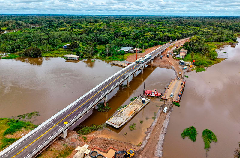 Ponte sobre o rio Autaz Mirim