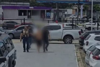 Jhonnatan Freitas Dias, 25 anos, conhecido como "Índio", foi preso pela Polícia Civil do Amazonas (Foto: Divulgação)