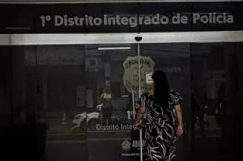 Paulo de Queiroz Martins, 54, e a prima Renata de Queiroz, 34, foram presos pela Polícia Civil do Amazonas (Foto: Divulgação)