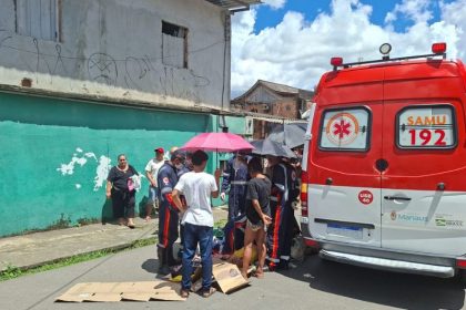 A vítima é a idosa Nazaré Figueiredo Monteiro, de 79 anos, que morreu no local (Foto: WhatsApp/Reprodução)