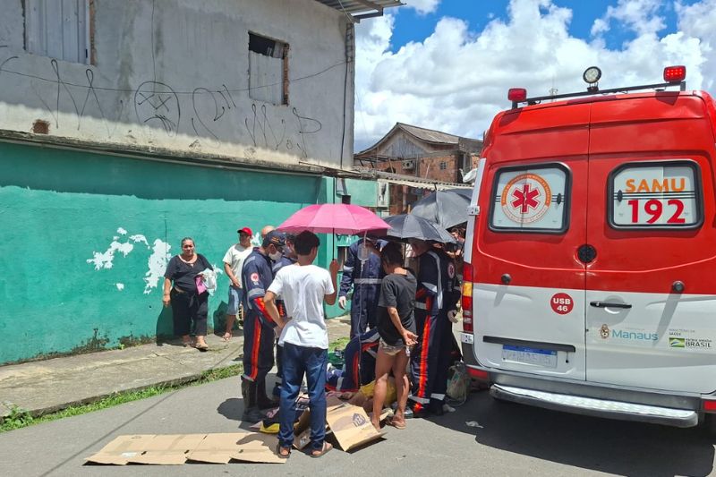 A vítima é a idosa Nazaré Figueiredo Monteiro, de 79 anos, que morreu no local (Foto: WhatsApp/Reprodução)
