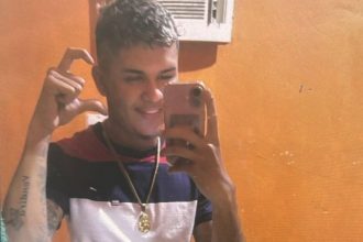 Carlos André Uchoa, de 19 anos, morreu durante uma abordagem policial no bairro Alvorada (Foto: WhatsApp/Reprodução)