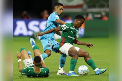 Arias em lance de jogo: empate foi ruim para Palmeiras e Santos (Foto: Cesar Greco/Palmeiras/by Canon)