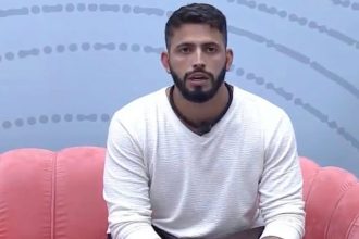 Jovan Nascimento é o primeiro participante a desistir de reality da Record TV (Imagem: Record TV/Reprodução)