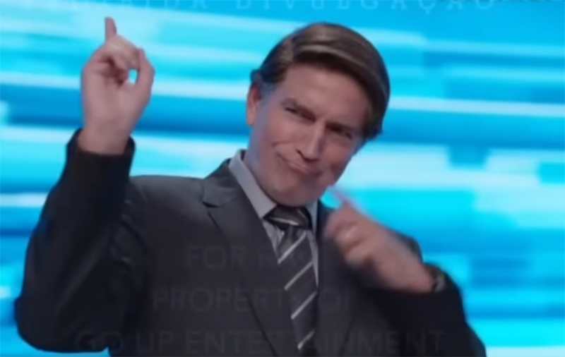 Ator Jin Caviezel como Bolsonaro em cena de Dark Horse: deputado do PT quer proibir exibição do filme antes das eleições (Imagem: YouTube/Reprodução)