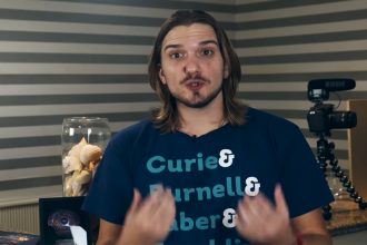 Divulgador Pedro Loos diz que combate conspirações sem entrar em embate direto (Imagem: YouTube/Reprodução)