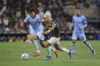 Soteldo em lance de jogo: decisivo para vitória do Fluminense (Foto: Lucas Merçon/Fluminense FC)