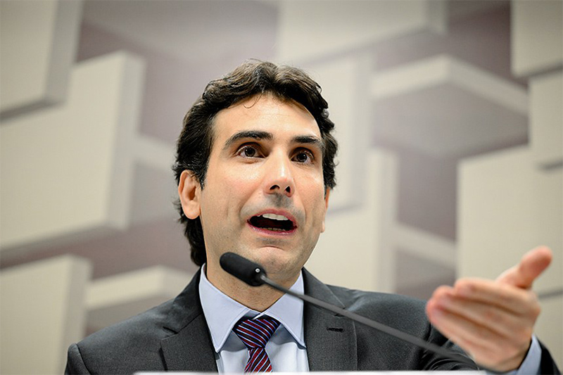 Gabriel Galípolo em depoimento no Senado: BC não será usado como palanque (Foto: Edilson Rodrigues/Agência Senado)
