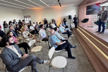 Palestra no lançamento do Hub de Inovação GBR: espaço para qualificar profissionais na indústria (Foto: Divulgação)