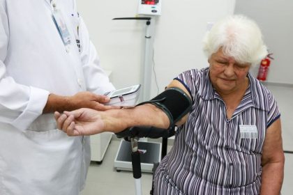 Em cerca de 20 anos, metade do consumo das famílias brasileiras com produtos e serviços relacionados à saúde será de pessoas com 50 anos ou mais (Foto: Prefeitura de SP/Divulgação)