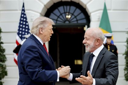 Donald Trump com Lula na Casa Branca: encontro descontraído para discutir temas polêmicos (Foto: Ricardo Stuckert/PR)